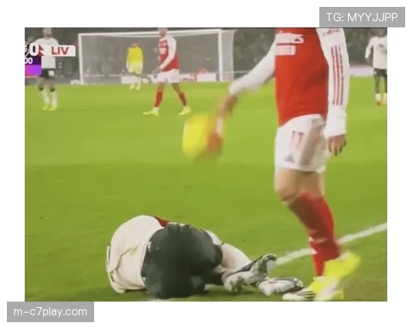 球迷调查显示：多数球迷认为“干净的强硬铲抢”应是比赛亮点